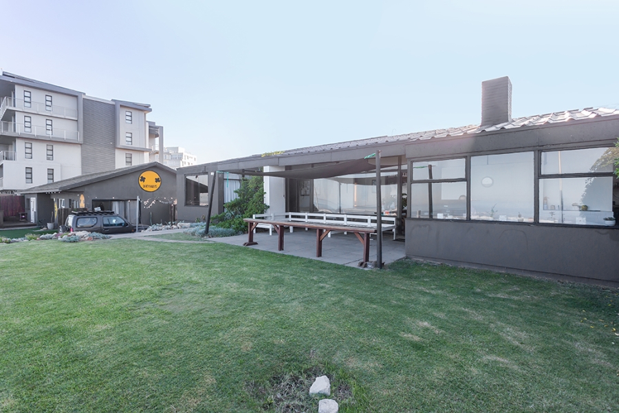 4 Bedroom Property for Sale in Beachfront Western Cape